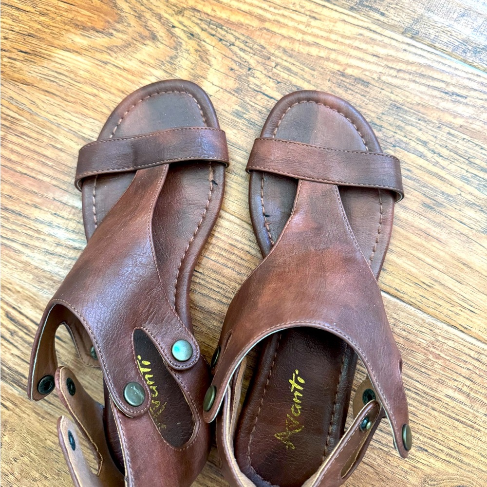 Size 8 brown sandals